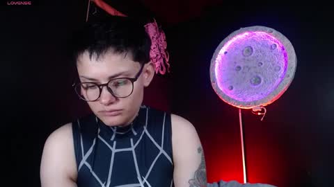 Nikky online show from 04.21.26