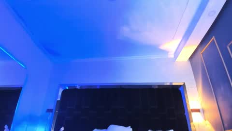     online show from 03.10.25