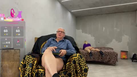 Snapshot of niknik61 chatting on 03.01.25 -NIKI-LIKA- online show from 03.01.25