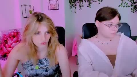 Snapshot of nikol_kitt chatting on 06.24.26 Little Niko Help me reach my goals online show from 06.24.26
