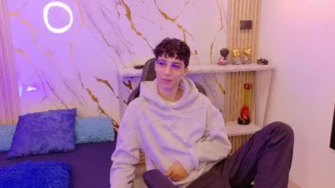    online show from 08.05.26