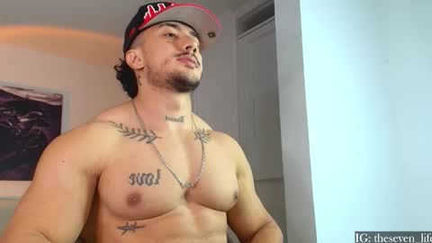 Snapshot of nikolaylisin chatting on 10.28.25 Niko online show from 10.28.25