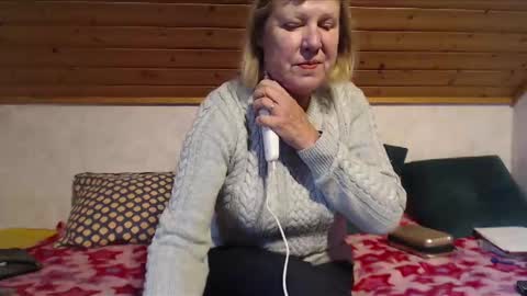 Nikole1 online show from 10.26.25