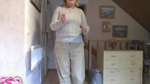 Nikole1 online show from 10.31.25