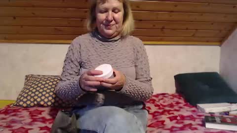 Nikole1 online show from 11.22.25