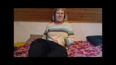 Nikole1 online show from 12.17.25