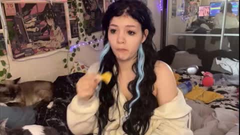 nikoli_naw online show from 10.24.25