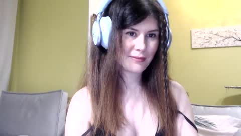 Snapshot of nikoltravel chatting on 12.03.25 Nikol online show from 12.03.25