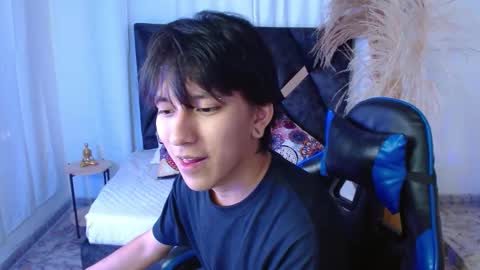 Snapshot of nikoo_18 chatting on 02.14.26 Niko online show from 02.14.26