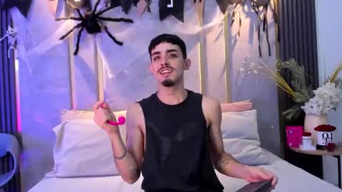 Niko Stone online show from 10.25.25