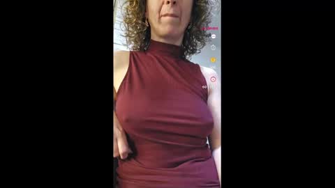 Snapshot of nikpassion123 chatting on 03.10.25 nikol online show from 03.10.25