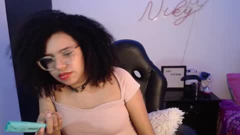 Snapshot of niky_golden chatting on 01.10.25 Nicole GTM-5 1100 pm - 700 am online show from 01.10.25