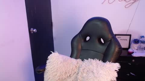 Snapshot of niky_golden chatting on 01.19.25 Nicole GTM-5 1100 pm - 700 am online show from 01.19.25