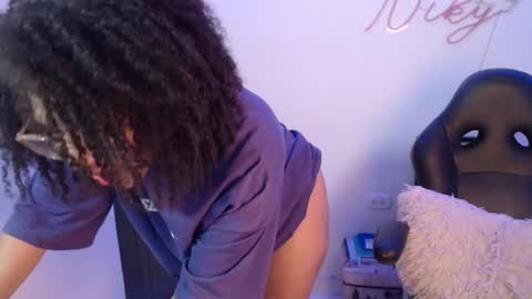 Snapshot of niky_golden chatting on 01.26.25 Nicole GTM-5 1100 pm - 700 am online show from 01.26.25