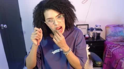 Snapshot of niky_golden chatting on 01.26.25 Nicole GTM-5 1100 pm - 700 am online show from 01.26.25