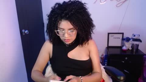 Snapshot of niky_golden chatting on 01.27.25 Nicole GTM-5 1100 pm - 700 am online show from 01.27.25