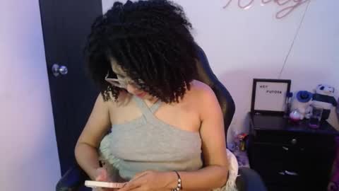 Snapshot of niky_golden chatting on 02.05.25 Nicole GTM-5 1100 pm - 700 am online show from 02.05.25