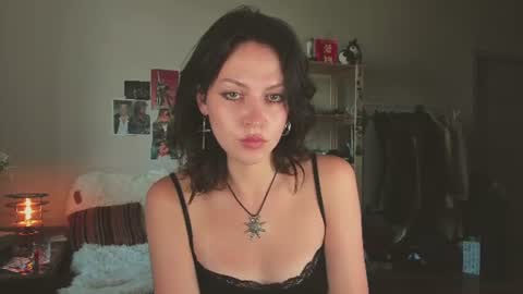 Snapshot of niky_jess chatting on 07.19.26 Veronica online show from 07.19.26
