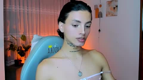 Snapshot of nilam217 chatting on 06.25.26 Nilam online show from 06.25.26