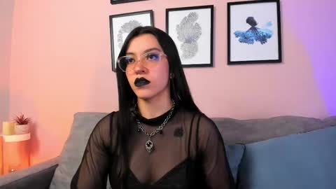 Nina online show from 02.05.26