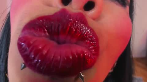 Nina Fox  online show from 04.09.26