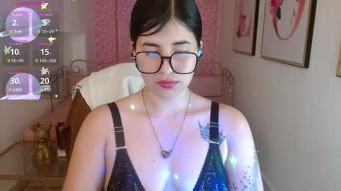 Snapshot of nina_harpper_ chatting on 03.18.26 Nina online show from 03.18.26