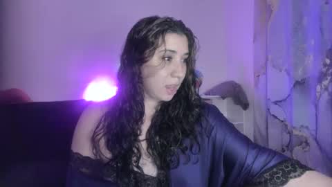 nina_lovez online show from 10.20.25
