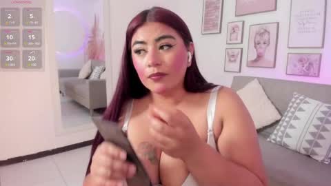 Snapshot of nina_voss chatting on 05.06.26 nina_voss online show from 05.06.26