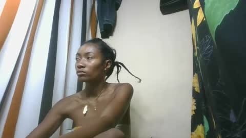 Snapshot of ninaeaa chatting on 11.17.25 ninaeaa online show from 11.17.25