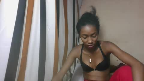 Snapshot of ninaeaa chatting on 12.04.25 ninaeaa online show from 12.04.25