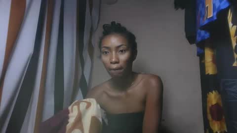 Snapshot of ninaeaa chatting on 12.14.25 ninaeaa online show from 12.14.25