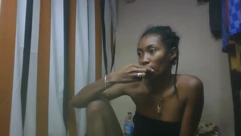 Snapshot of ninaeaa chatting on 12.14.25 ninaeaa online show from 12.14.25