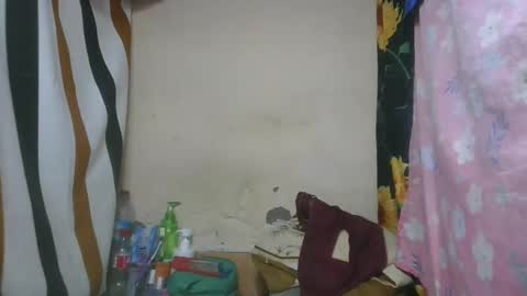 Snapshot of ninaeaa chatting on 12.16.25 ninaeaa online show from 12.16.25