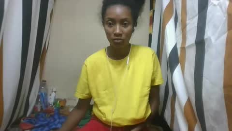 Snapshot of ninaeaa chatting on 12.22.25 ninaeaa online show from 12.22.25