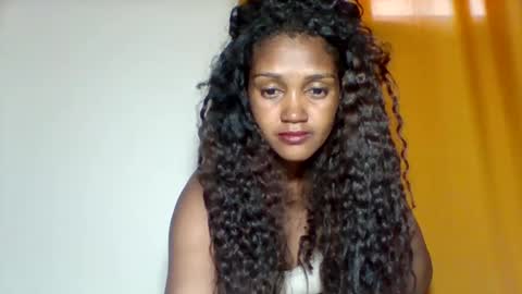 Snapshot of ninah_rise chatting on 09.19.25 ninah_rise online show from 09.19.25