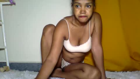 Snapshot of ninah_rise chatting on 12.01.25 ninah_rise online show from 12.01.25