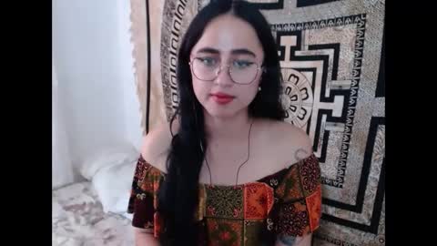 Snapshot of ninakravtz chatting on 12.28.24 N I N A online show from 12.28.24