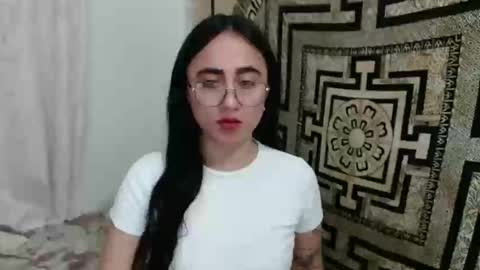 Snapshot of ninakravtz chatting on 01.07.25 N I N A online show from 01.07.25