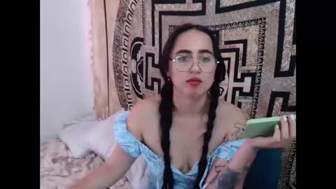 Snapshot of ninakravtz chatting on 01.11.25 N I N A online show from 01.11.25