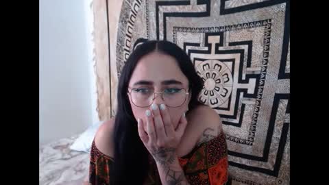 Snapshot of ninakravtz chatting on 01.15.25 N I N A online show from 01.15.25