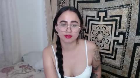 Snapshot of ninakravtz chatting on 01.22.25 N I N A online show from 01.22.25