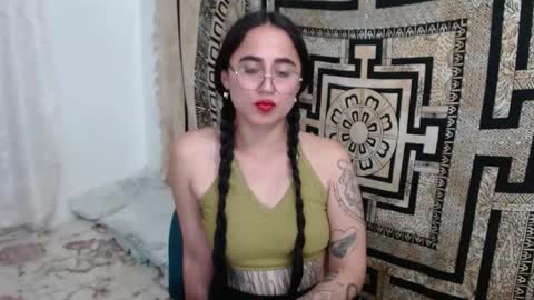 Snapshot of ninakravtz chatting on 01.28.25 N I N A online show from 01.28.25