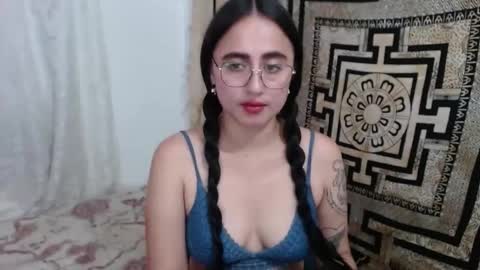 Snapshot of ninakravtz chatting on 02.05.25 N I N A online show from 02.05.25