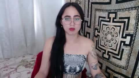 Snapshot of ninakravtz chatting on 02.08.25 N I N A online show from 02.08.25