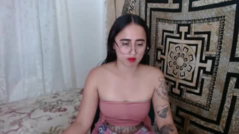 Snapshot of ninakravtz chatting on 02.28.25 N I N A online show from 02.28.25