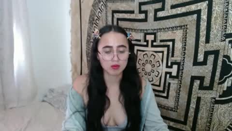 Snapshot of ninakravtz chatting on 03.12.25 N I N A online show from 03.12.25