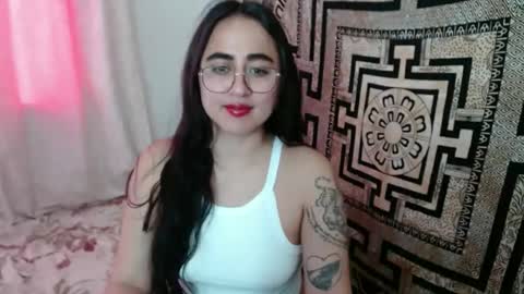 Snapshot of ninakravtz chatting on 09.29.25 N I N A online show from 09.29.25