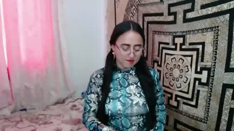 Snapshot of ninakravtz chatting on 10.08.25 N I N A online show from 10.08.25