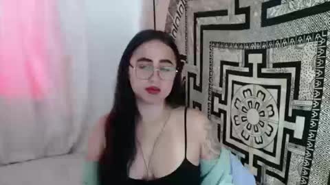 Snapshot of ninakravtz chatting on 10.15.25 N I N A online show from 10.15.25