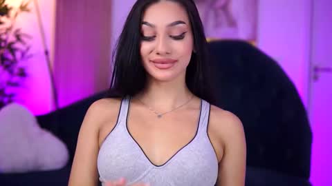 Snapshot of ninasolenne chatting on 10.10.25 Ninna online show from 10.10.25